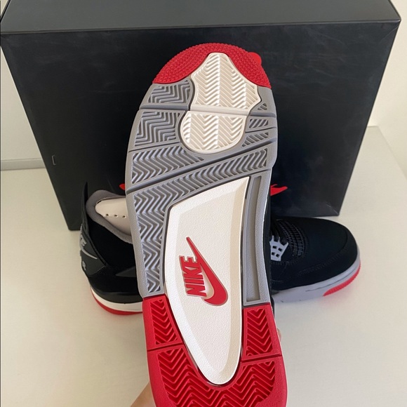 Nike Air Jordan 4 Retro Black/ Fire Red Cement Grey - Picture 9 of 13